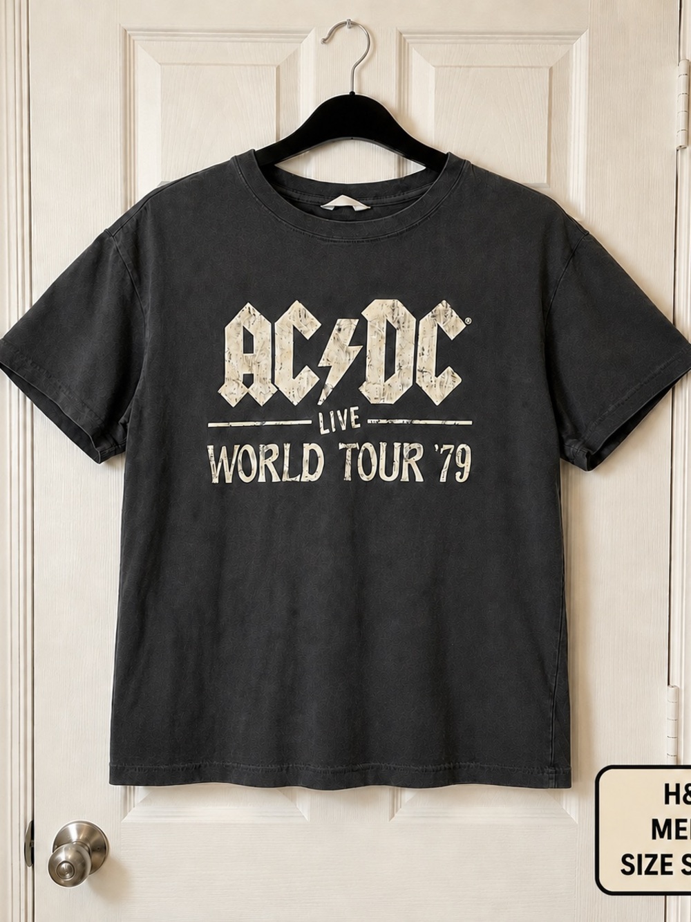 Like New! H&M Graphic Teeshirt mens small